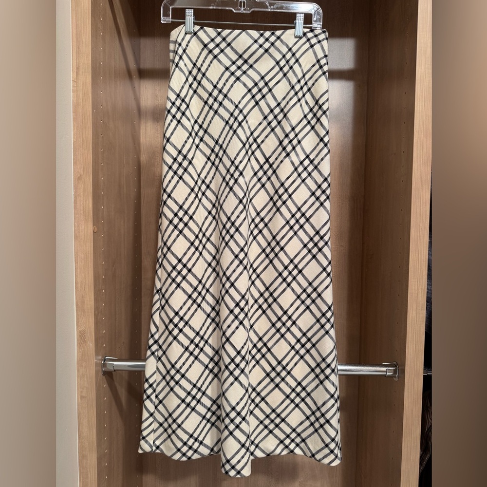 Brooks Brothers Wool Plaid Maxi Skirt in Cream and Black Size 6